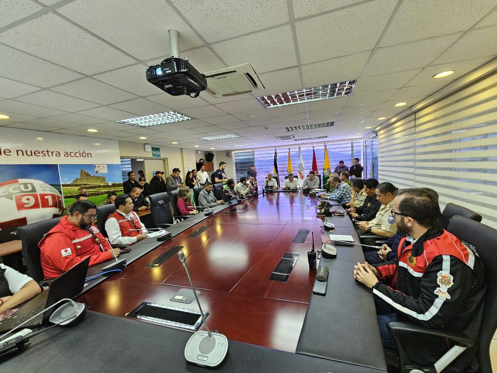 Autoridades de Azuay y de los diferentes organismos de control acudieron al ECU 911 Cuenca.