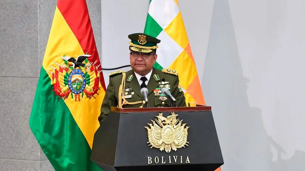 El comandante de la Policía Boliviana, Álvaro Álvarez, manifestó a los medios que se ha instruido a los departamentos que son fronterizos que "intensifiquen" el trabajo en las fronteras