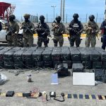 Al menos 21 personas fueron detenidas en alta mar cuando navegaban en un conjunto de embarcaciones con alrededor de 3,2 toneladas de droga.