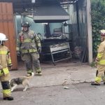 Deflagración de un cilindro de gas causó heridas a cuatro personas. Además, la onda expansiva destruyó la infraestructura del local comercial.