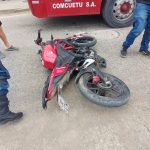 Accidente de bus y motocicleta en la avenida Ordóñez Lasso y Del Tejar, zona de acceso a la parroquia Sayausí.