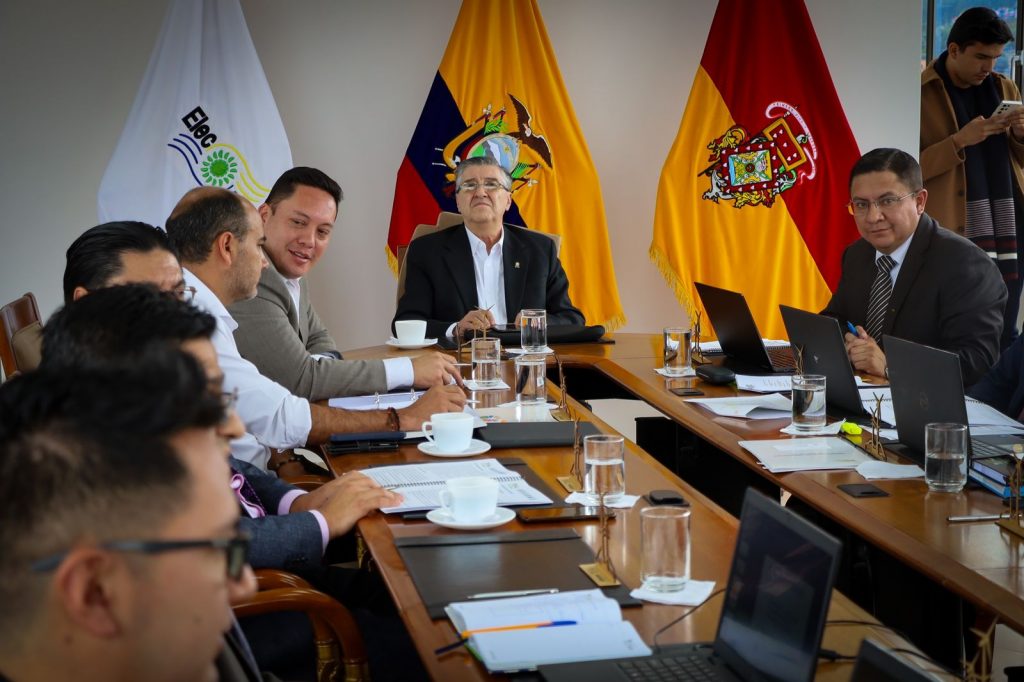 El alcalde de Cuenca, Cristian Zamora, fue designado como presidente de la Empresa Electro Generadora del Austro, Elecaustro S.A.