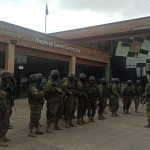 Autoridades señalan que mantendrán las revisiones en la cárcel de Turi para decomisar los objetos prohibidos para las personas privadas de la libertad.