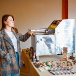 Chuacha recibió una nueva herramienta para mejorar la calidad del chocolate que produce.