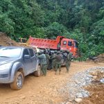 Cuatro ciudadanos fueron detenidos este jueves 25 de noviembre de 2024 en el cantón Camilo Ponce Enríquez tras ser hallados con explosivos.