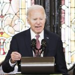 Biden se enfrenta el sábado 3 de febrero a una prueba crucial en las primarias demócratas en Carolina del Sur. Con la victoria asegurada al no enfrentarse a rivales significativos, el reto radica en demostrar que aún puede electrizar a la base del partido, especialmente a la comunidad afroamericana. EFE