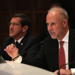 El ministro de Relaciones Exteriores de Perú, Javier González-Olaechea, participa en la XXIV Reunión Extraordinaria del Consejo Andino de Ministros de Relaciones Exteriores, hoy en Lima (Perú). Los países que componen la Comunidad Andina (CAN), Bolivia, Colombia, Ecuador y Perú, acordaron este domingo realizar operaciones policiales y militares coordinadas contra el crimen organizado en sus zonas de frontera. "Realizar en el más breve plazo operaciones policiales y/o militares coordinadas, cuando corresponda, en las zonas de frontera de los Países Miembros, con el objeto de enfrentar los ilícitos transnacionales", reza el documento firmado por todos los países. EFE