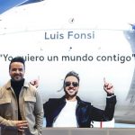 El cantante estadounidense de origen puertorriqueño Luis Fonsi participa en la presentación del avión de la aerolínea Air Europa bautizado con su nombre, este jueves, en el marco de la Feria Internacional de Turismo FITUR 2024, en Madrid. EFE