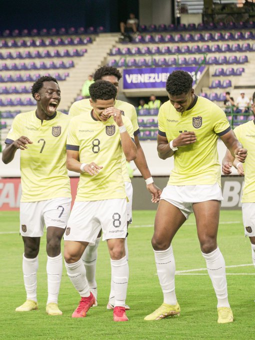 Jugadores de Ecuador celebran gol ante Bolivia. Foto: La Tri