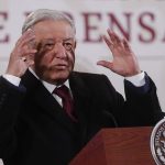 El presidente mexicano, Andrés Manuel López Obrador, consideró este lunes "demagógica" la postura del mandatario estadounidense, Joe Biden, de cerrar la frontera con México si hay un exceso en el flujo migratorio. EFE