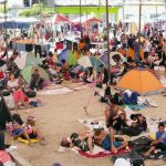La caravana migrante 'Éxodo de la pobreza', que se reagrupó hace tres días luego de que el Gobierno mexicano la disolviera hace una semana, tras partir desde Chiapas como la más numerosa a finales de 2023, decidió quedarse en el municipio de Tapanatepec, estado de Oaxaca, sur de México, a la espera de ayuda del Gobierno nacional. EFE