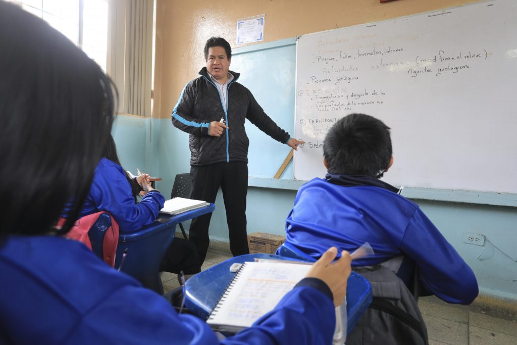 Las escuelas a nivel nacional volvieron a clases presenciales tras dos meses de virtualidad, tras el conflicto armado.