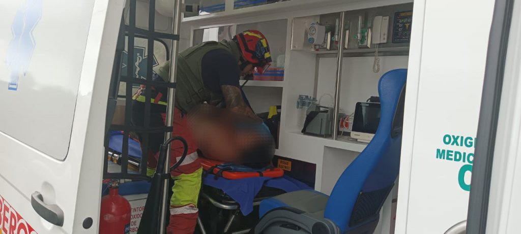 El Cuerpo de Bomberos de Santa Isabel atendió la emergencia.