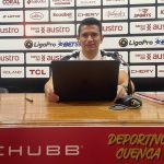 El director deportivo Luis Fernando Saritama dio declaraciones en una rueda de prensa acerca de la pretemporada de Deportivo Cuenca.