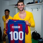 Ferran Torres celebra los 100 partidos con el FC Barcelona. Foto: Barcelona