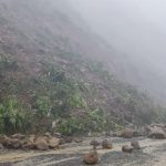 Deslizamiento en la vía Cuenca - Molleturo - El Empalme.