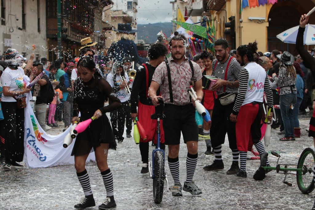carnaval desfile cuenca