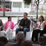 Cristian Zamora, alcalde de Cuenca, suscribió con Carlos Rivera, del BDE, el contrato de financiamiento para el financiamiento del programa de movilidad sostenible. Daniel Noboa, presidente de la República, participó como testigo de honor. XCA