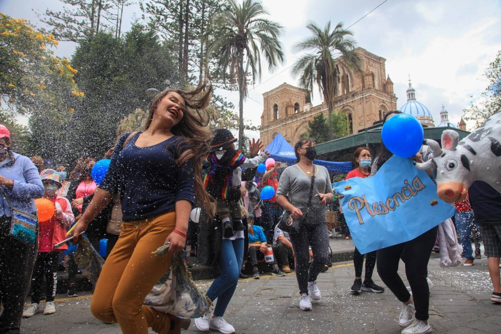 Los eventos del Carnaval en Cuenca sí se llevarán a cabo, según el alcalde Cristian Zamora, tras las declaraciones de la Intendencia.