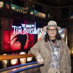 El actor estadounidense Johnny Depp visita el Museo del Cine de Turín (Italia). Depp rueda en la ciudad italiana de Turín su nueva película como director, "Modì", sobre el pintor Amadeo Modigliani, y aprovechó su estancia para visitar una exposición sobre Tim Burton en el Museo del Cine. EFE