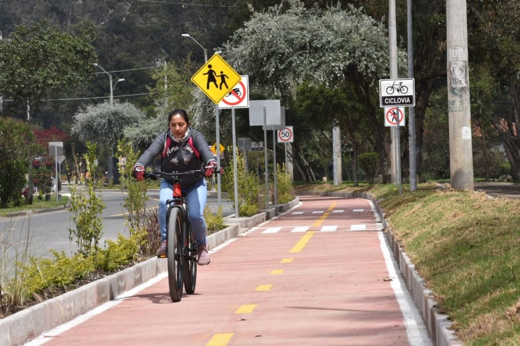 En Cuenca se invertirán 29,2 millones de dólares para el proyecto de movilidad urbana sostenible "Cuenca bajo de emisiones". Foto Archivo EMOV