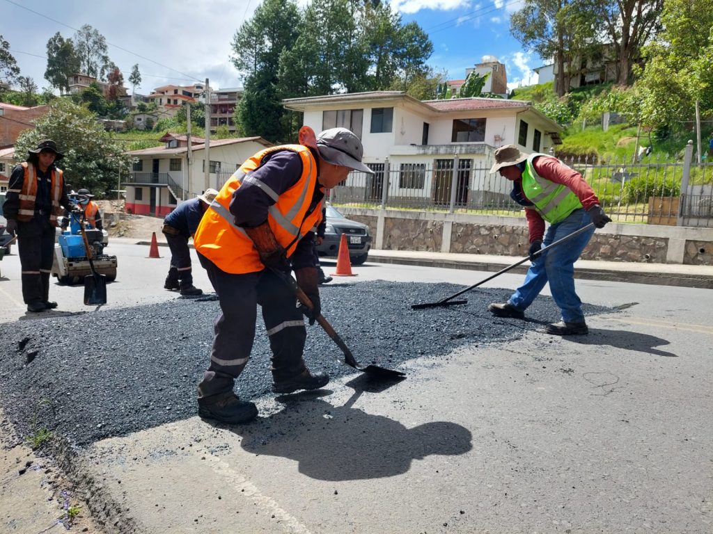 Los nuevos cuatro rompevelocidades se colocaron en la vía a El Valle. BPR