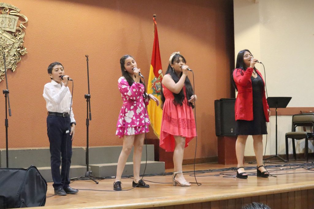 En el proyecto Orquestas Escolares los seleccionados podrán aprender a cantar o tocar instrumentos. Foto Archivo