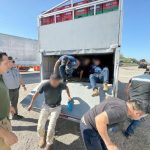Dos ecuatorianos fueron encontrados hacinados junto a otros migrantes en México. Foto INM