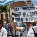 El Gobierno de Javier Milei enfrenta nuevo paro convocado por la Federación de Asociaciones de Trabajadores de la Sanidad Argentina para reclamar mejoras salariales