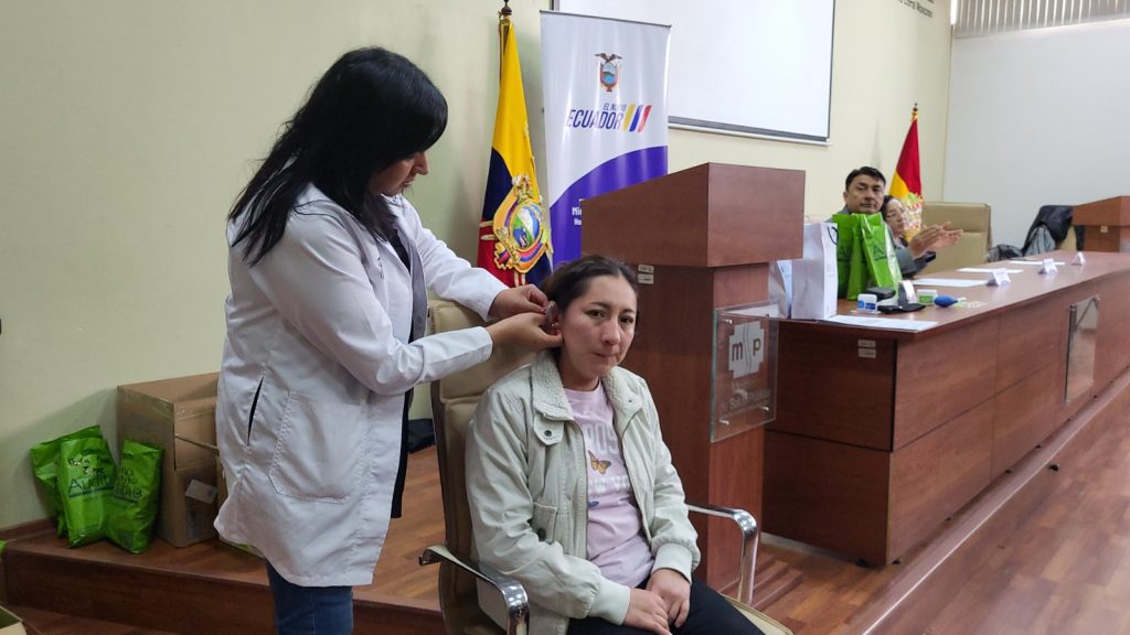 En el Hospital Regional se entregaron soluciones auditivas.