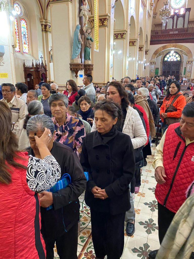 Devotos acudieron a los templos del centro histórico para pedir la imposición de la ceniza.