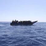 El Servicio Nacional de Fronteras (Senafront) de Panamá detalló en un comunicado divulgado en la madrugada de este jueves que en la embarcación viajaban "27 migrantes" y que "la nacionalidad predominante de estas personas era afgana".