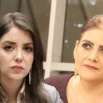 La asambleísta Mónica Palacios y la ministra Mónica Palencia.