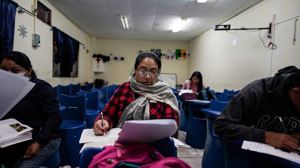 educación jóvenes adultos