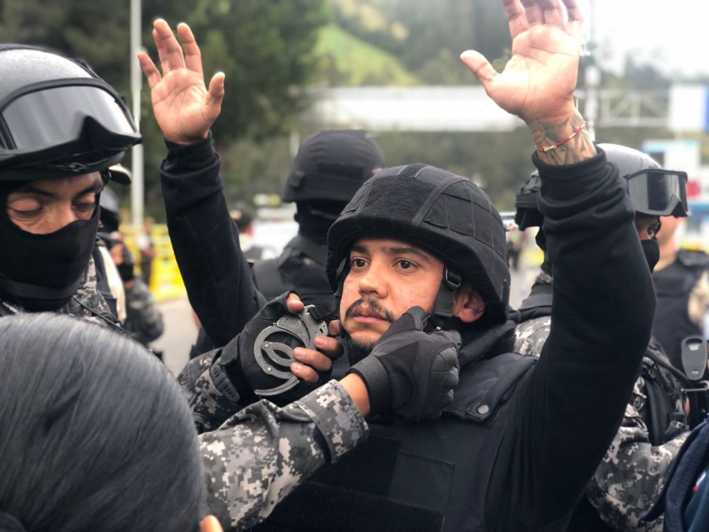 El ciudadano Henry Loaiza, alias ‘El Alacrán’, fue entregado a la Policía de Colombia.