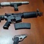 Estas armas fueron incautadas durante los allanamientos.