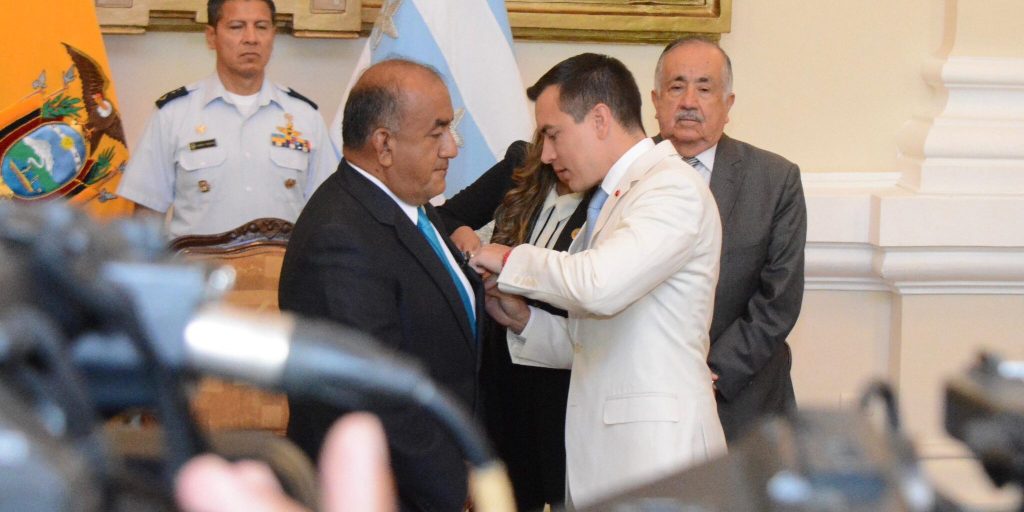 El periodista guayaquileño José Delgado recibió la Medalla a la Orden Nacional al Mérito, en el grado de Caballero, por parte del presidente Daniel Noboa.