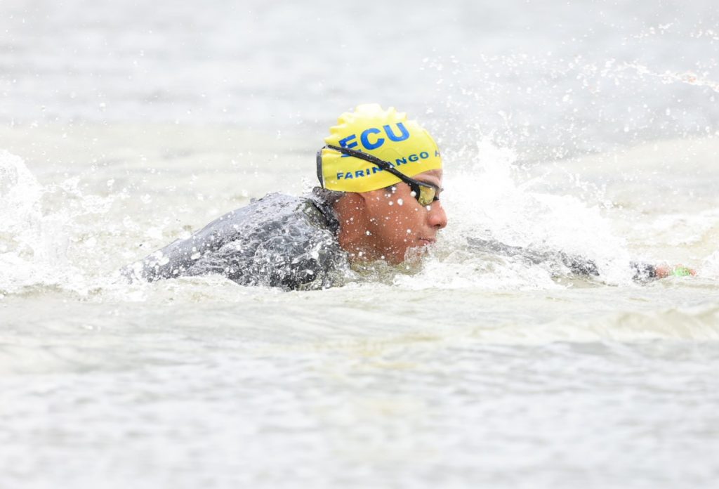 David Farinango clasificó a sus segundos Juegos Olímpicos tras ubicarse 12° en los 10 km de aguas abiertas durante el Mundial de Doha.