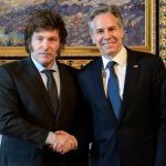 Milei afirmó este viernes ante el secretario de Estado Blinken que bajo su mandato Argentina ha vuelto "al lado" de la democracia y de la libertad. EFE