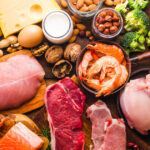 Aumentar a ciegas la carga de proteínas puede ser un error, lo importante es considerar la dieta en su conjunto y hacer comidas equilibradas.