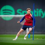 Frenkie de Jong, mostró su enfado con la prensa este martes y aseguró que "se están diciendo muchas mentiras" en relación a su contrato