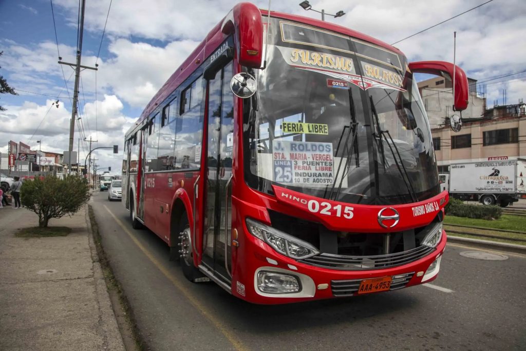 Los buses urbanos y el tranvía de Cuenca atenderán con menor frecuencia debido al feriado de Carnaval. Foto Archivo