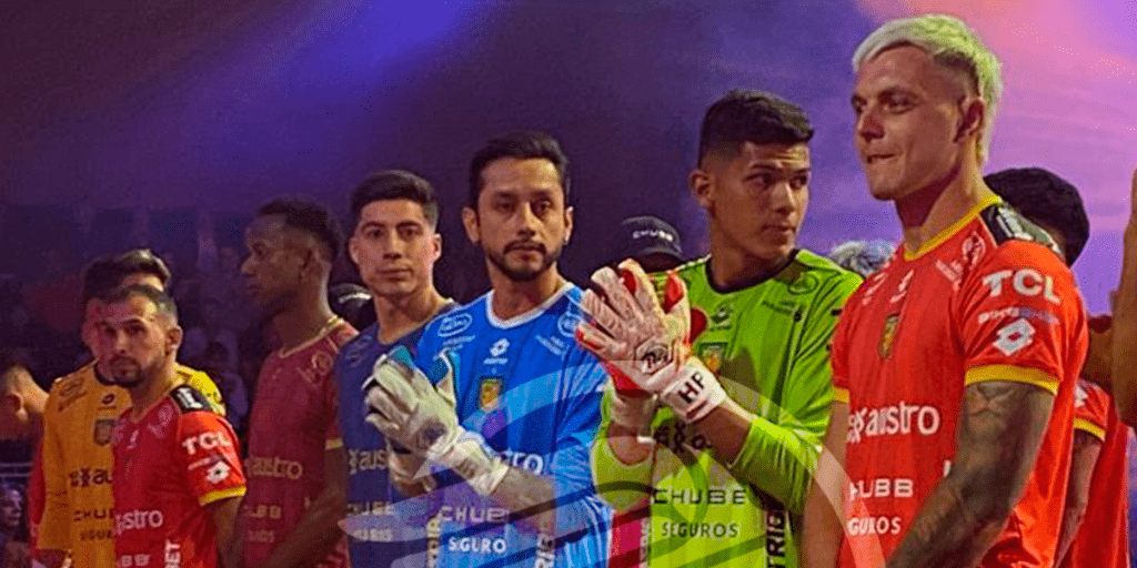 Deportivo Cuenca presenta su indumentaria para la temporada 2024