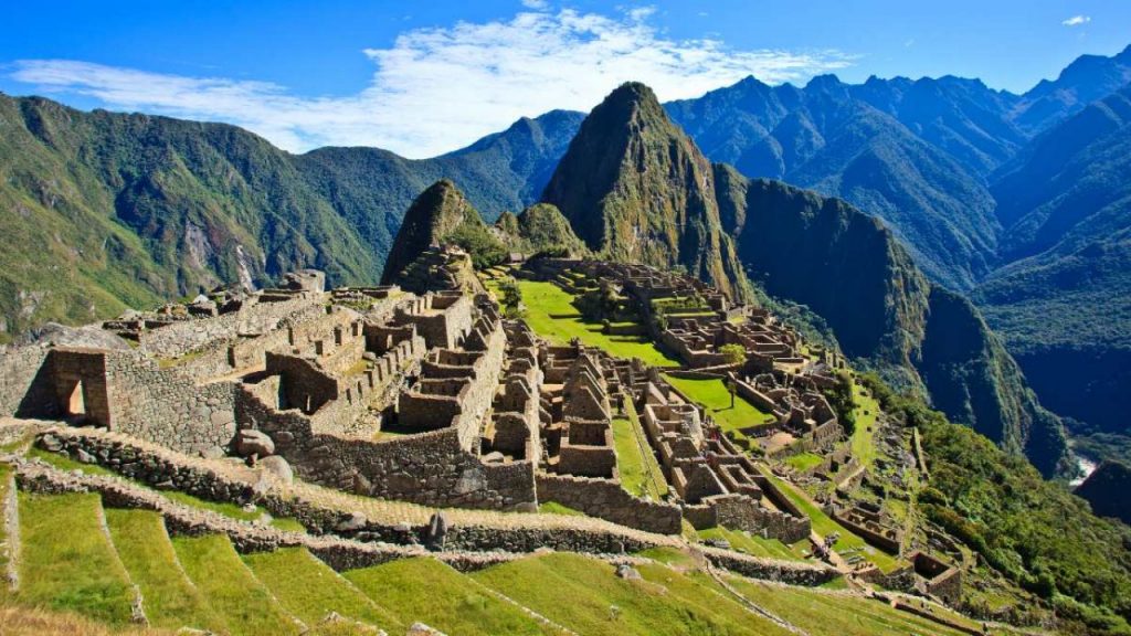 El acceso al sitio arqueológico de Machu Picchu se realiza "de manera normal", a pesar de que un tramo de la vía férrea que conduce al lugar
