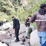 Personal de la Policía Nacional durante el hallazgo del cuerpo sin vida de Hernán Mendoza.