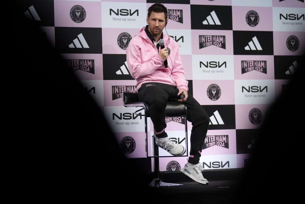 Lionel Messi califica al Vissel Kobe de "grandísimo equipo" y afirma que lo seguía cuando jugaba en el club Iniesta.