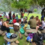 Familias cuencanas disfrutaron del último día de feriado de Carnaval en la orilla de los ríos. Foto FM