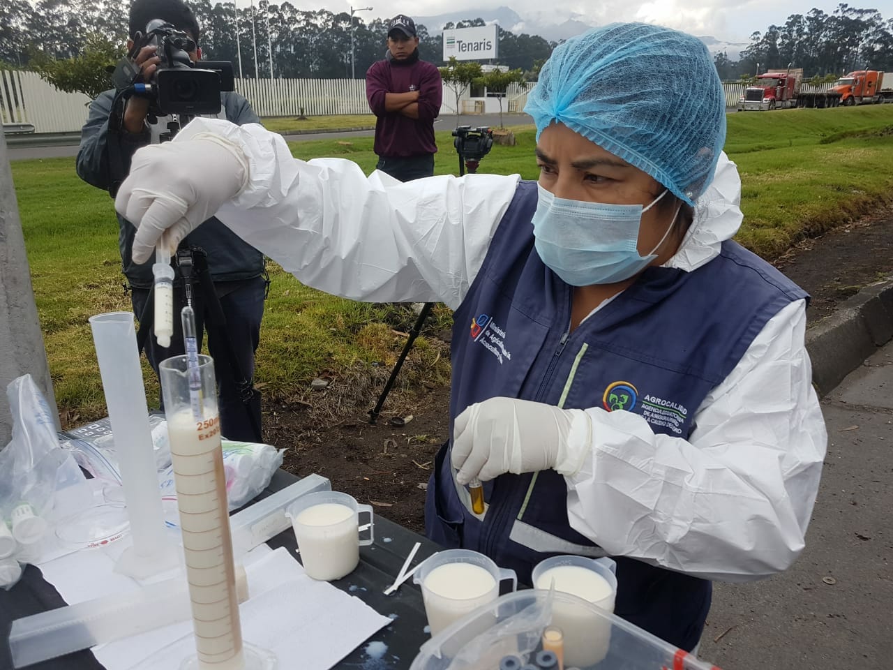 Autoridades intensificarán controles para sacar del mercado leche con plomo y aluminio.