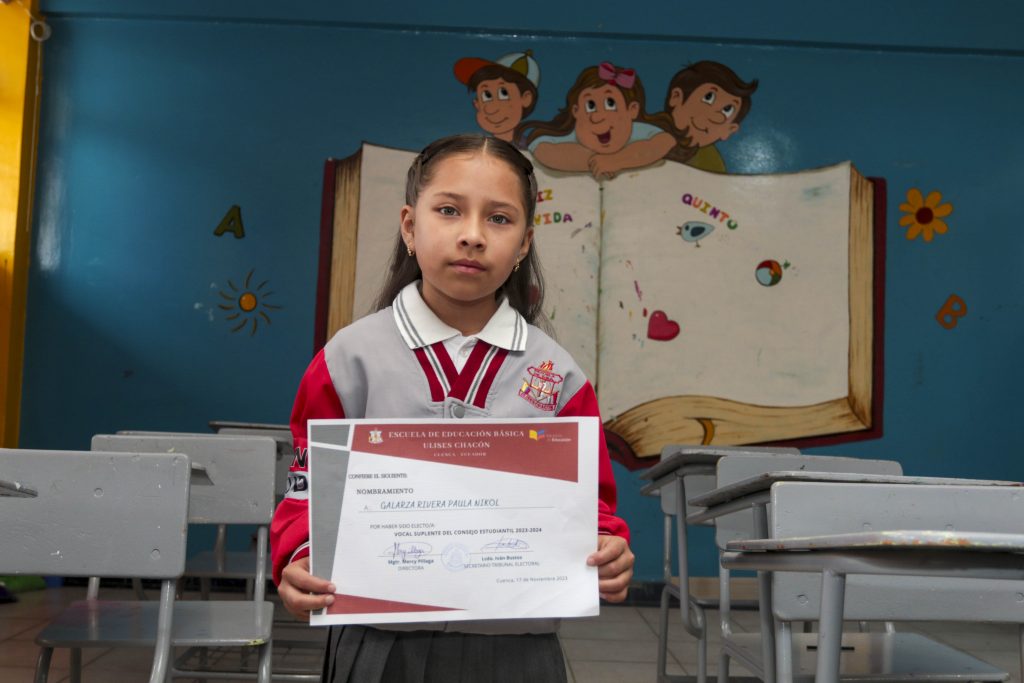Paula Galarza preside el cuarto año de educación básica e integra el consejo estudiantil de la escuela “Ulises Chacón”. XCA