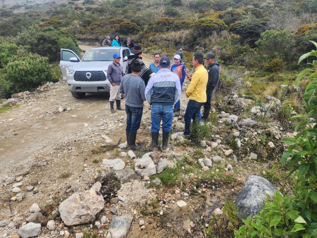 Las autoridades recorrieron a fines de febrero del presente año la vía para constatar su estado y planificar la intervención. Cortesía